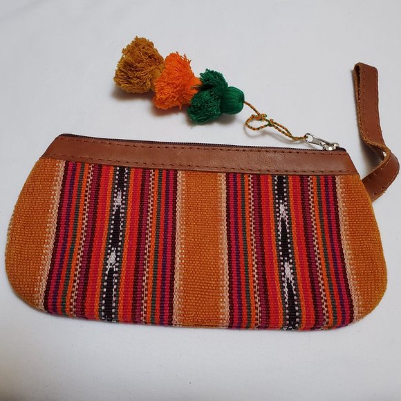 Nena & Co. Sedona Clutch / Wristlet - Picture 4 of 15